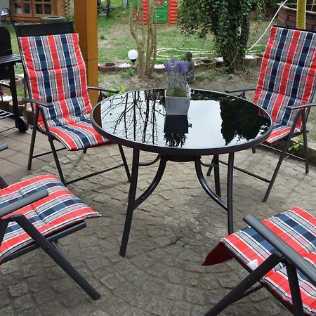 Fuenfeichener Weg 16 Daire Eisenhüttenstadt Dış mekan fotoğraf