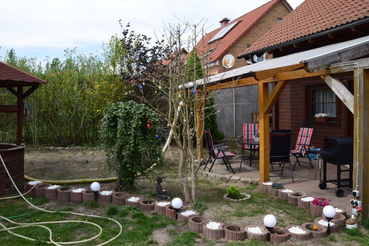Fuenfeichener Weg 16 Daire Eisenhüttenstadt Dış mekan fotoğraf